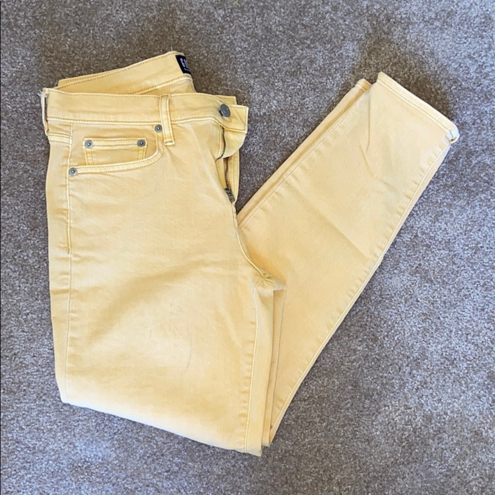 Gap Jeans.